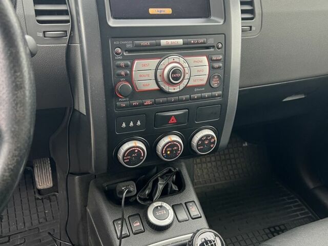 Сірий Ніссан ІксТрейл, об'ємом двигуна 2 л та пробігом 209 тис. км за 5200 $, фото 7 на Automoto.ua