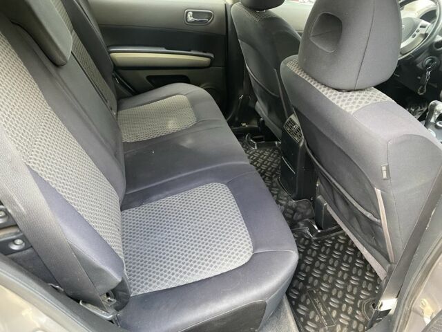 Серый Ниссан ИксТрейл, объемом двигателя 2 л и пробегом 218 тыс. км за 7350 $, фото 12 на Automoto.ua