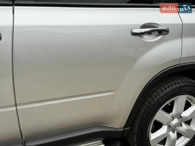 Сірий Ніссан ІксТрейл, об'ємом двигуна 2 л та пробігом 228 тис. км за 10250 $, фото 47 на Automoto.ua