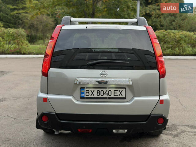 Серый Ниссан ИксТрейл, объемом двигателя 2 л и пробегом 240 тыс. км за 7600 $, фото 33 на Automoto.ua