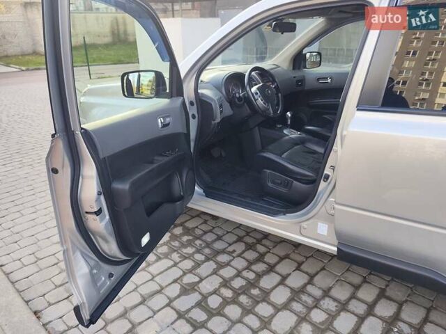 Сірий Ніссан ІксТрейл, об'ємом двигуна 2.5 л та пробігом 132 тис. км за 8900 $, фото 27 на Automoto.ua