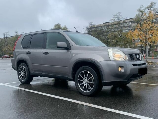 Серый Ниссан ИксТрейл, объемом двигателя 0 л и пробегом 350 тыс. км за 4600 $, фото 10 на Automoto.ua