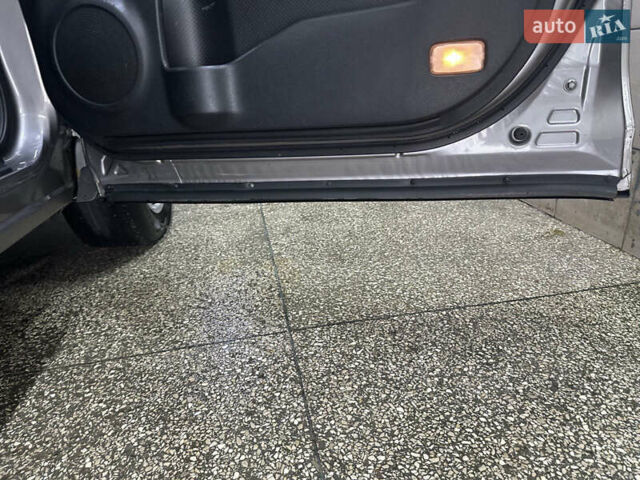 Серый Ниссан ИксТрейл, объемом двигателя 2 л и пробегом 262 тыс. км за 8900 $, фото 30 на Automoto.ua