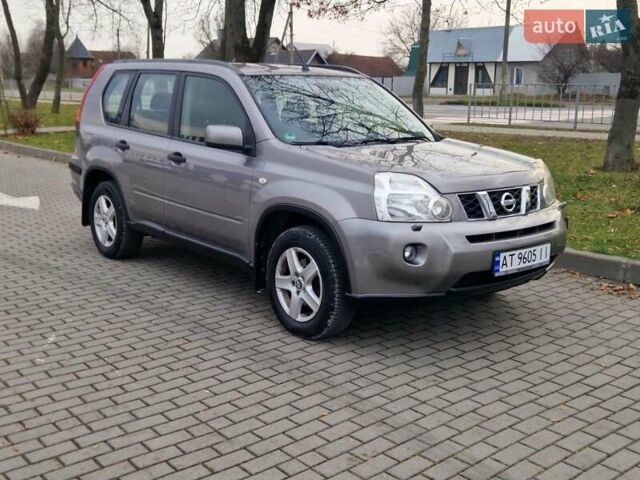 Сірий Ніссан ІксТрейл, об'ємом двигуна 2 л та пробігом 212 тис. км за 9900 $, фото 10 на Automoto.ua