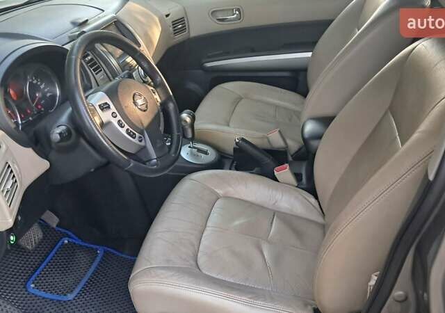 Ниссан ИксТрейл 2008 в Днепре (Днепропетровске) на Automoto.ua Серый Ниссан ИксТрейл, объемом двигателя 2.49 л и пробегом 290 тыс. км за 6500 $, фото 4 на Automoto.ua