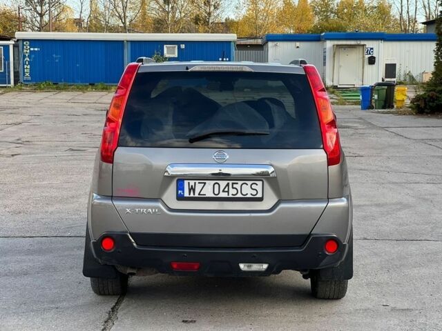 Сірий Ніссан ІксТрейл, об'ємом двигуна 2 л та пробігом 214 тис. км за 3453 $, фото 5 на Automoto.ua