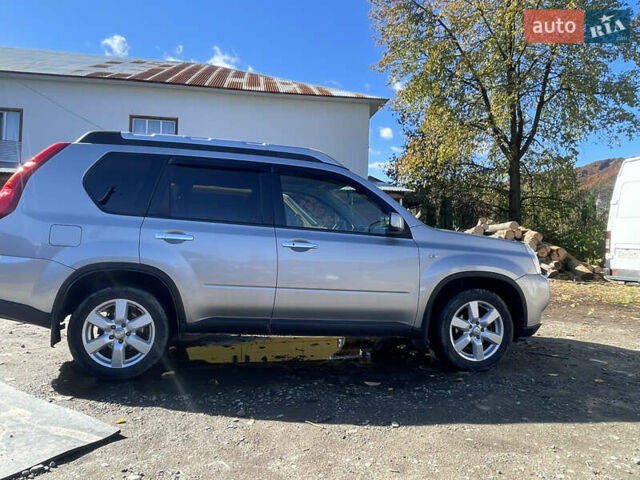 Серый Ниссан ИксТрейл, объемом двигателя 2 л и пробегом 340 тыс. км за 9500 $, фото 1 на Automoto.ua