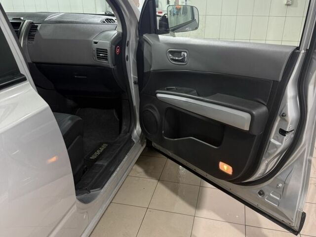 Сірий Ніссан ІксТрейл, об'ємом двигуна 2.5 л та пробігом 175 тис. км за 7600 $, фото 15 на Automoto.ua