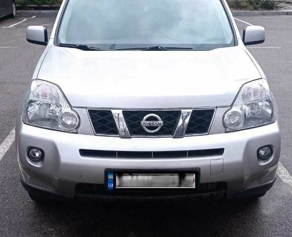 Сірий Ніссан ІксТрейл, об'ємом двигуна 2 л та пробігом 215 тис. км за 5999 $, фото 6 на Automoto.ua