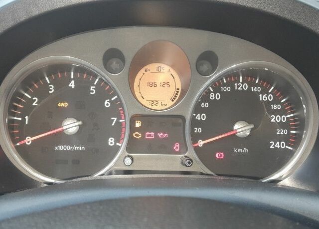 Серый Ниссан ИксТрейл, объемом двигателя 2 л и пробегом 195 тыс. км за 8300 $, фото 18 на Automoto.ua