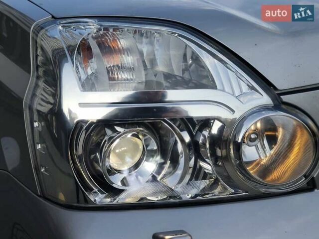 Сірий Ніссан ІксТрейл, об'ємом двигуна 2.5 л та пробігом 132 тис. км за 8900 $, фото 22 на Automoto.ua