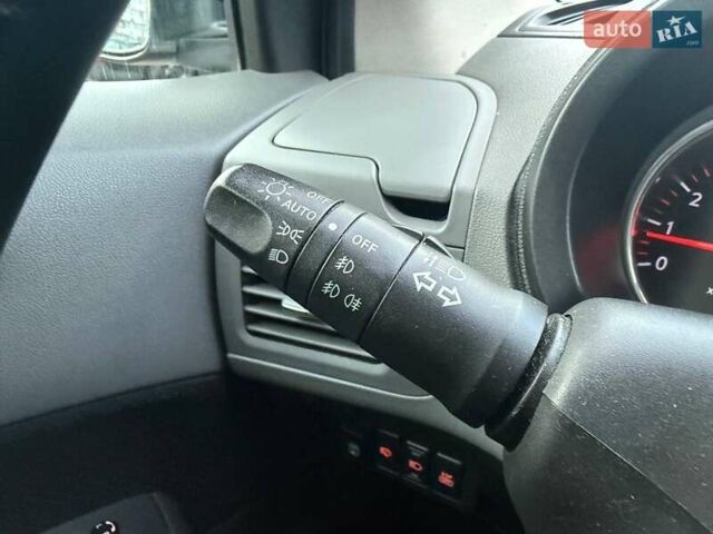 Серый Ниссан ИксТрейл, объемом двигателя 2.49 л и пробегом 327 тыс. км за 10890 $, фото 15 на Automoto.ua