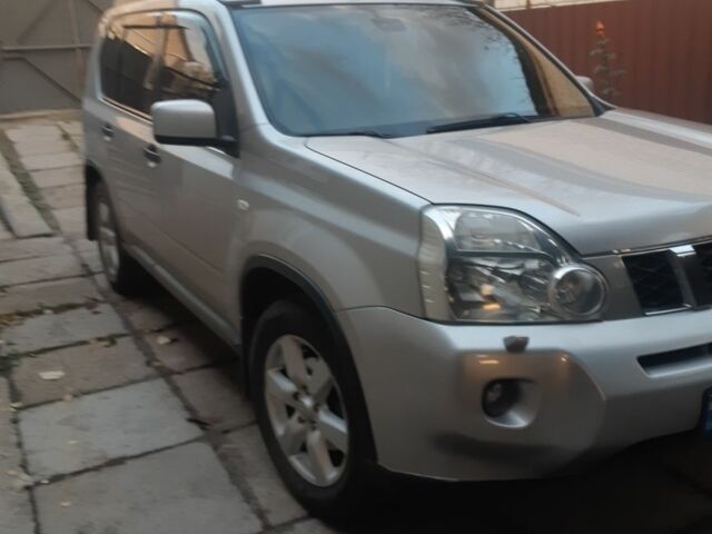 Серый Ниссан ИксТрейл, объемом двигателя 2.5 л и пробегом 261 тыс. км за 7500 $, фото 12 на Automoto.ua