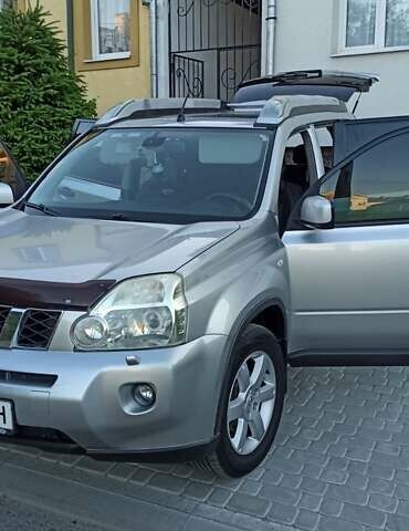 Серый Ниссан ИксТрейл, объемом двигателя 2 л и пробегом 220 тыс. км за 9800 $, фото 24 на Automoto.ua