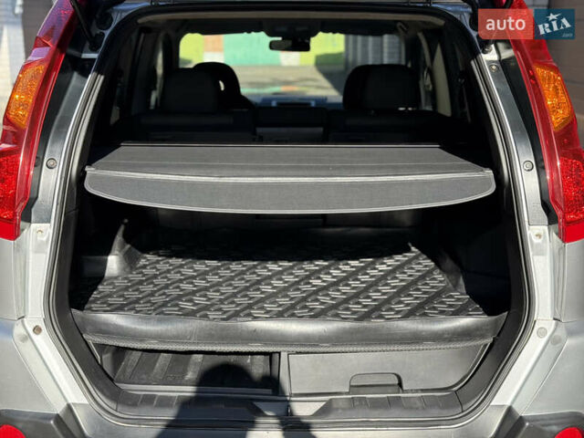 Серый Ниссан ИксТрейл, объемом двигателя 2 л и пробегом 199 тыс. км за 8800 $, фото 11 на Automoto.ua