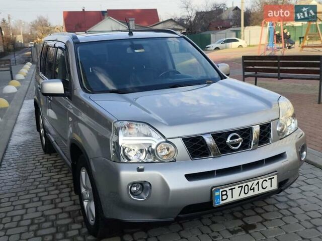 Сірий Ніссан ІксТрейл, об'ємом двигуна 2.5 л та пробігом 132 тис. км за 8900 $, фото 3 на Automoto.ua