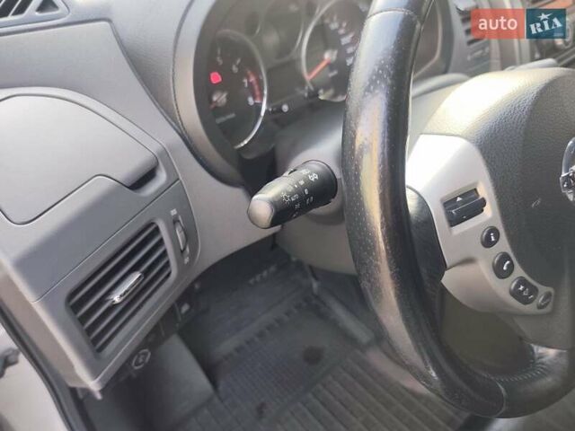 Сірий Ніссан ІксТрейл, об'ємом двигуна 2.5 л та пробігом 132 тис. км за 8900 $, фото 42 на Automoto.ua