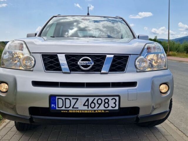 Серый Ниссан ИксТрейл, объемом двигателя 0 л и пробегом 180 тыс. км за 2000 $, фото 4 на Automoto.ua