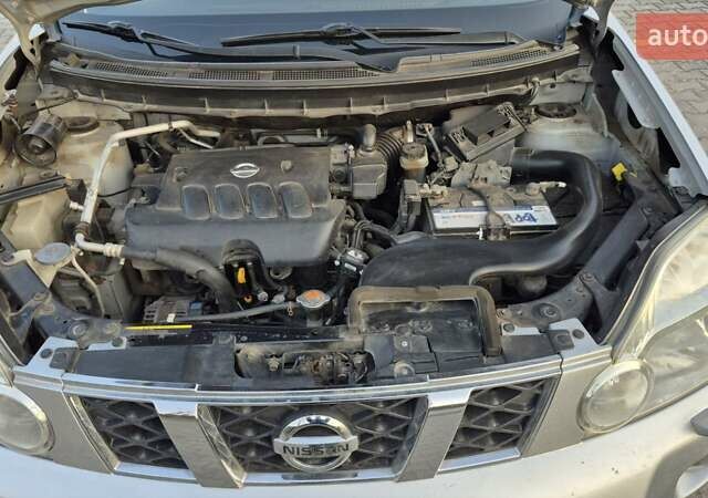 Серый Ниссан ИксТрейл, объемом двигателя 2 л и пробегом 172 тыс. км за 8500 $, фото 15 на Automoto.ua
