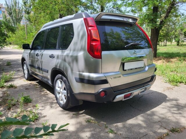 Серый Ниссан ИксТрейл, объемом двигателя 0 л и пробегом 252 тыс. км за 7999 $, фото 4 на Automoto.ua