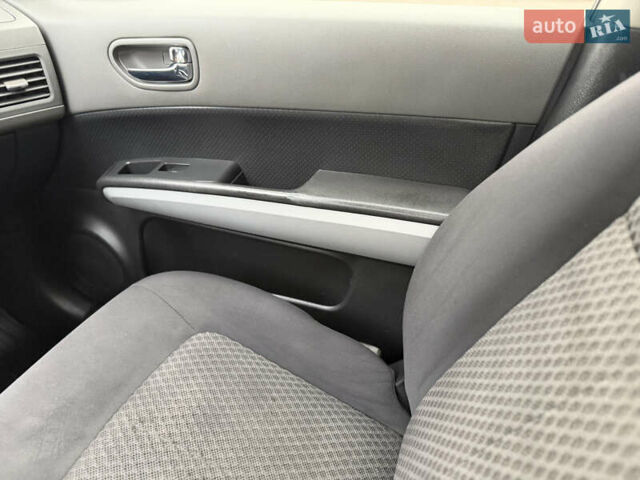 Серый Ниссан ИксТрейл, объемом двигателя 2 л и пробегом 240 тыс. км за 7600 $, фото 52 на Automoto.ua