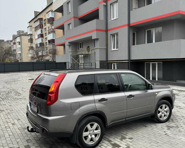 Серый Ниссан ИксТрейл, объемом двигателя 2 л и пробегом 326 тыс. км за 8650 $, фото 5 на Automoto.ua