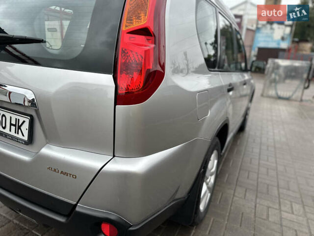 Сірий Ніссан ІксТрейл, об'ємом двигуна 2.49 л та пробігом 197 тис. км за 8300 $, фото 9 на Automoto.ua