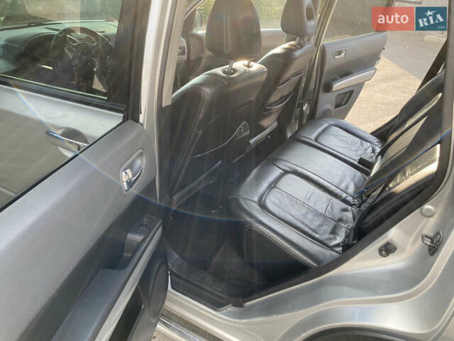 Серый Ниссан ИксТрейл, объемом двигателя 2.49 л и пробегом 226 тыс. км за 8300 $, фото 16 на Automoto.ua