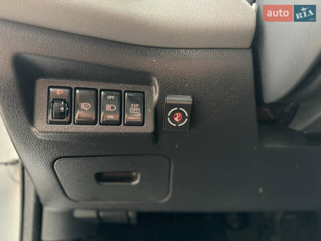 Серый Ниссан ИксТрейл, объемом двигателя 2 л и пробегом 240 тыс. км за 7600 $, фото 58 на Automoto.ua