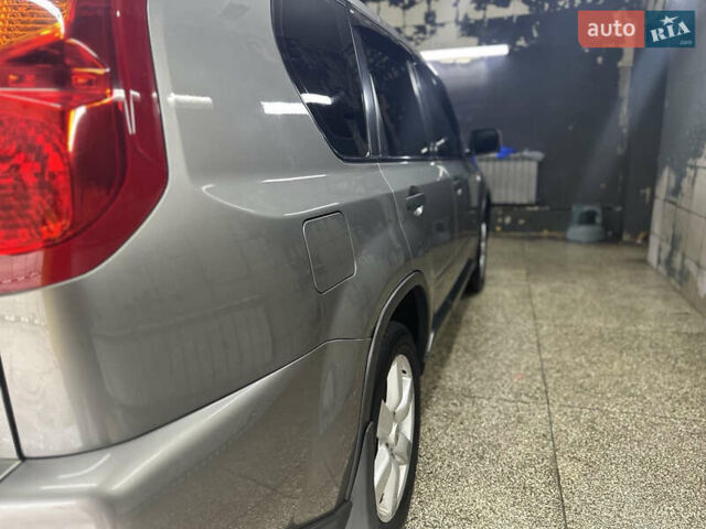 Серый Ниссан ИксТрейл, объемом двигателя 2 л и пробегом 262 тыс. км за 8900 $, фото 35 на Automoto.ua