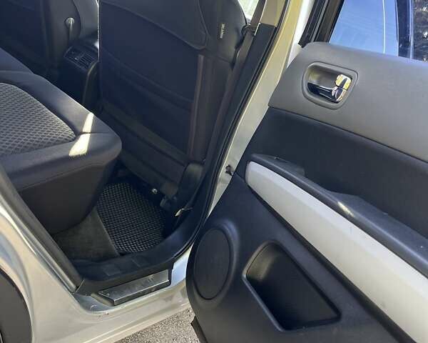 Серый Ниссан ИксТрейл, объемом двигателя 2.49 л и пробегом 195 тыс. км за 9800 $, фото 35 на Automoto.ua