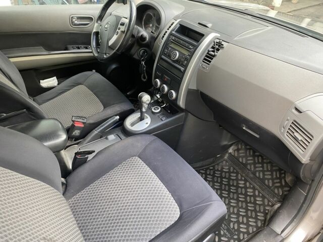 Серый Ниссан ИксТрейл, объемом двигателя 2 л и пробегом 218 тыс. км за 7350 $, фото 13 на Automoto.ua