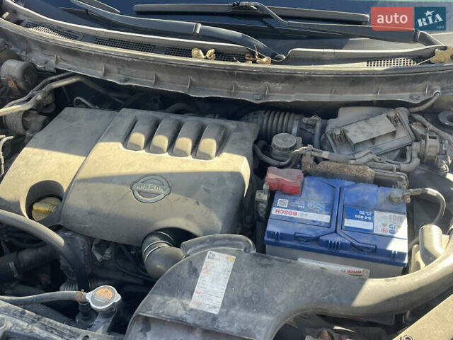 Серый Ниссан ИксТрейл, объемом двигателя 2 л и пробегом 340 тыс. км за 9500 $, фото 7 на Automoto.ua