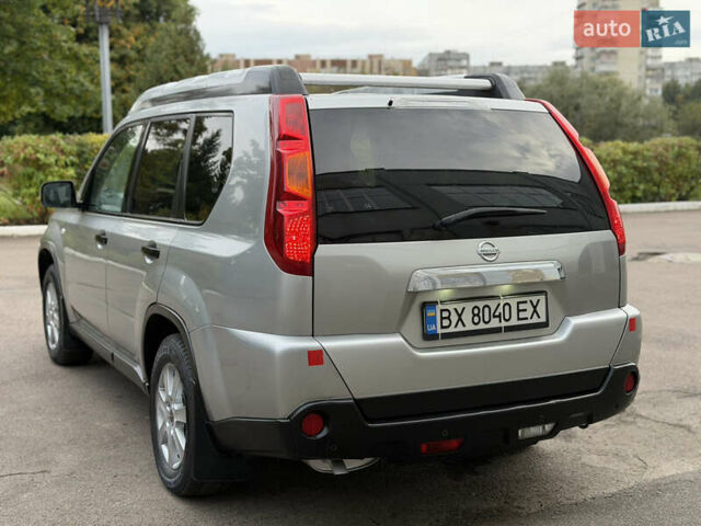 Серый Ниссан ИксТрейл, объемом двигателя 2 л и пробегом 240 тыс. км за 7600 $, фото 32 на Automoto.ua