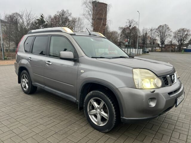 Сірий Ніссан ІксТрейл, об'ємом двигуна 2 л та пробігом 209 тис. км за 5200 $, фото 2 на Automoto.ua