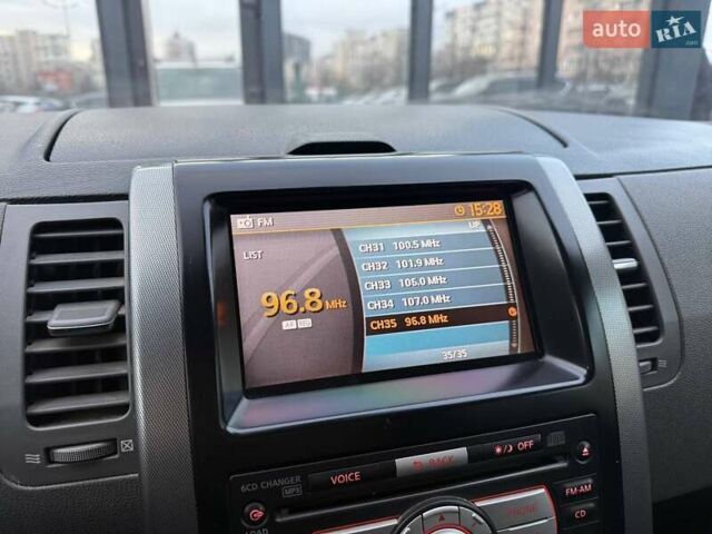 Серый Ниссан ИксТрейл, объемом двигателя 2.49 л и пробегом 327 тыс. км за 10890 $, фото 19 на Automoto.ua