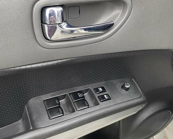 Серый Ниссан ИксТрейл, объемом двигателя 2 л и пробегом 235 тыс. км за 9500 $, фото 28 на Automoto.ua