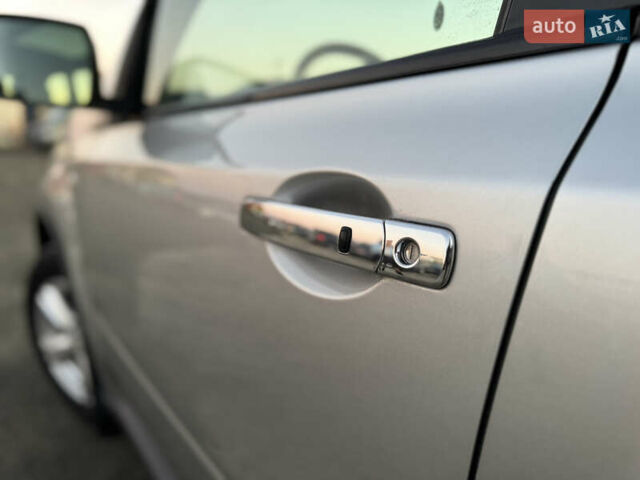 Серый Ниссан ИксТрейл, объемом двигателя 2.49 л и пробегом 260 тыс. км за 8499 $, фото 13 на Automoto.ua