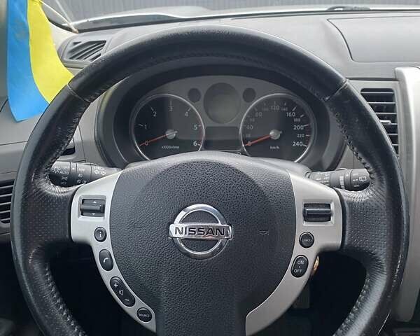 Серый Ниссан ИксТрейл, объемом двигателя 2 л и пробегом 235 тыс. км за 9500 $, фото 21 на Automoto.ua