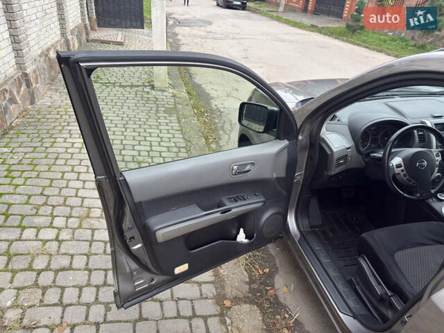 Серый Ниссан ИксТрейл, объемом двигателя 2 л и пробегом 159 тыс. км за 10000 $, фото 10 на Automoto.ua