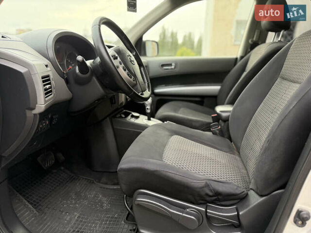 Серый Ниссан ИксТрейл, объемом двигателя 2 л и пробегом 240 тыс. км за 7600 $, фото 56 на Automoto.ua