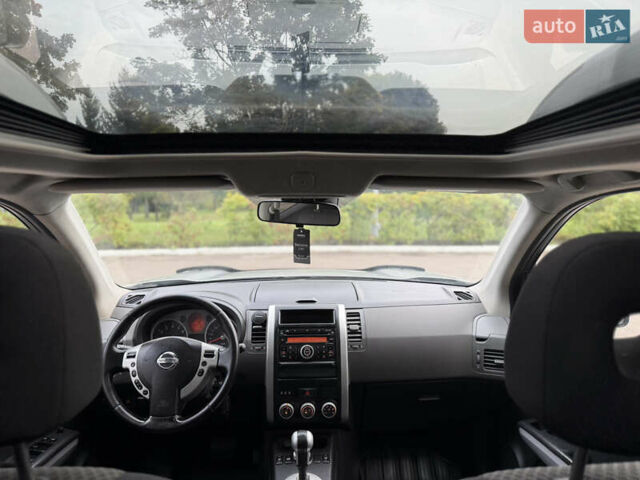 Серый Ниссан ИксТрейл, объемом двигателя 2 л и пробегом 240 тыс. км за 7600 $, фото 49 на Automoto.ua