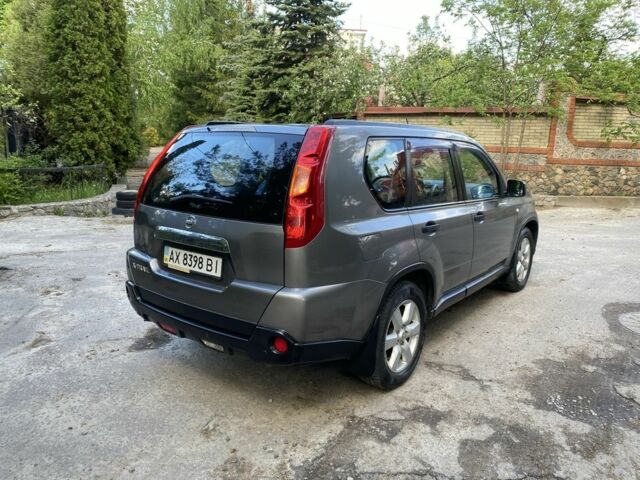 Серый Ниссан ИксТрейл, объемом двигателя 2 л и пробегом 218 тыс. км за 7350 $, фото 11 на Automoto.ua