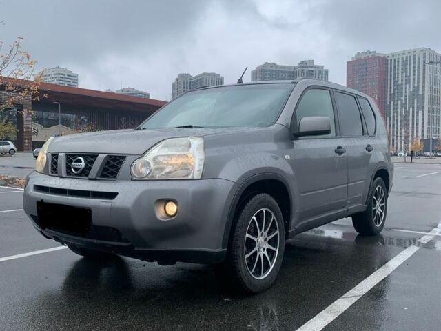 Серый Ниссан ИксТрейл, объемом двигателя 0 л и пробегом 350 тыс. км за 4600 $, фото 3 на Automoto.ua