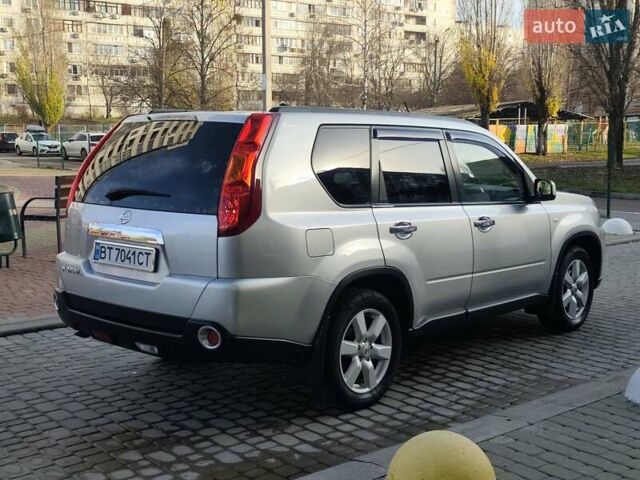 Сірий Ніссан ІксТрейл, об'ємом двигуна 2.5 л та пробігом 132 тис. км за 8900 $, фото 13 на Automoto.ua
