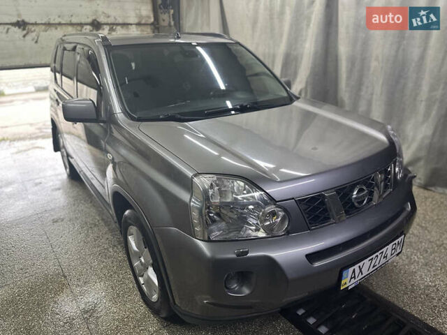 Серый Ниссан ИксТрейл, объемом двигателя 2 л и пробегом 262 тыс. км за 8900 $, фото 15 на Automoto.ua