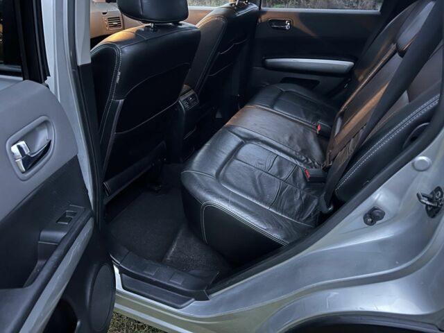 Серый Ниссан ИксТрейл, объемом двигателя 2 л и пробегом 256 тыс. км за 5799 $, фото 4 на Automoto.ua