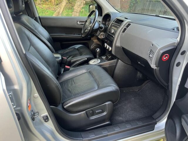 Серый Ниссан ИксТрейл, объемом двигателя 1.2 л и пробегом 260 тыс. км за 5800 $, фото 5 на Automoto.ua