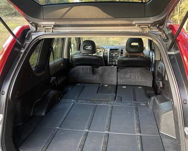 Серый Ниссан ИксТрейл, объемом двигателя 2 л и пробегом 272 тыс. км за 10000 $, фото 26 на Automoto.ua