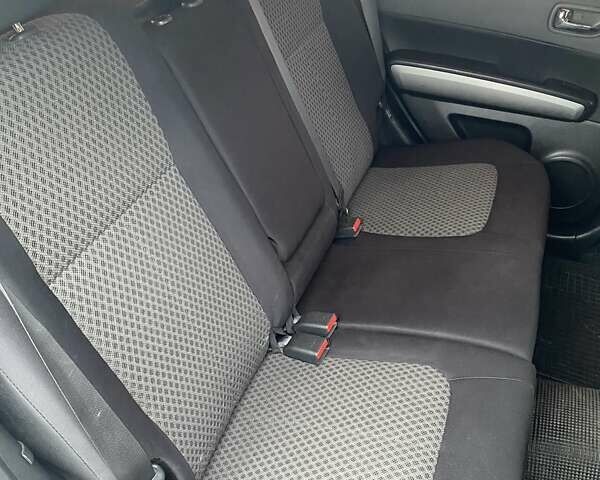 Серый Ниссан ИксТрейл, объемом двигателя 2 л и пробегом 235 тыс. км за 9500 $, фото 31 на Automoto.ua